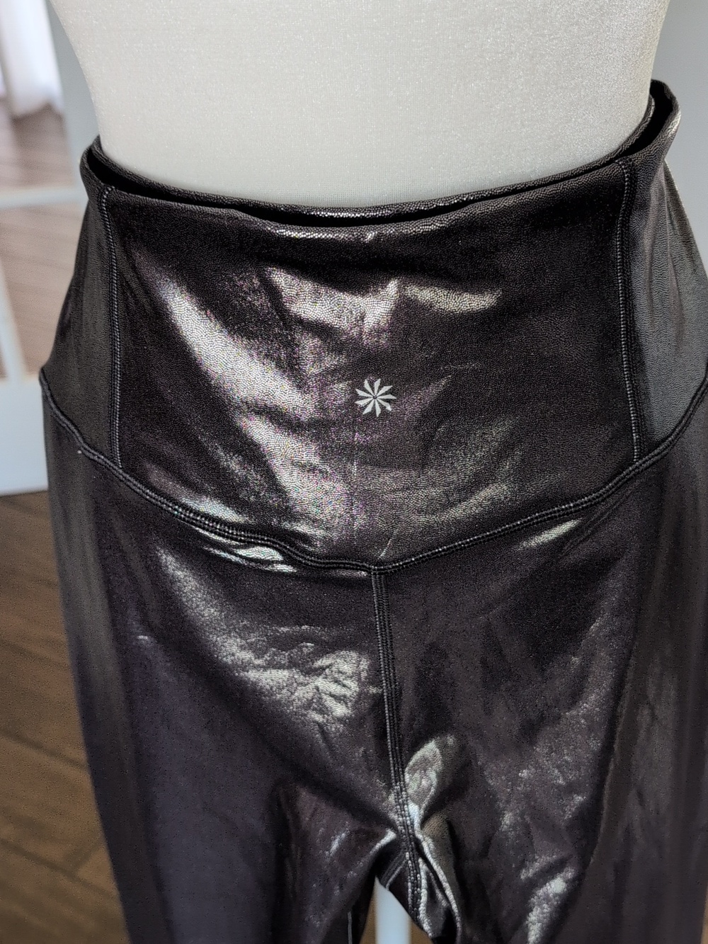 Athleta Silver Metallic Leggings Yoga Pants Large - Picture 9 of 9